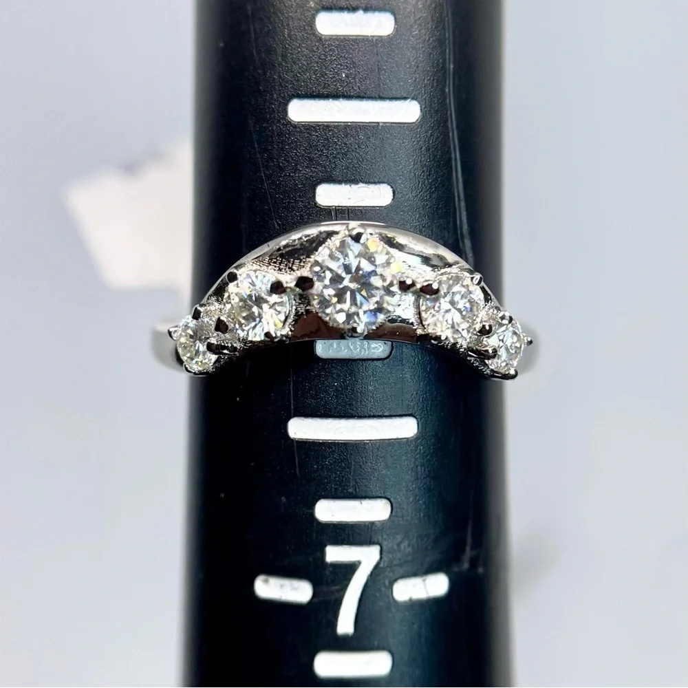 Classic 5-Stone Moissanite Ring 18K White Gold 925 Silver Band Ring Guard GRA